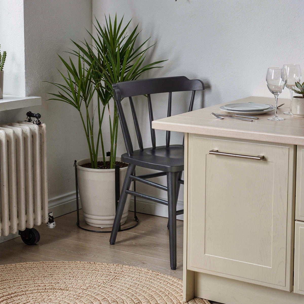 Wooden Barrel Dining Chair Black – Threshold Curved Back Dining Chair, No Assembly Required, Modern Kitchen & Dining Seating