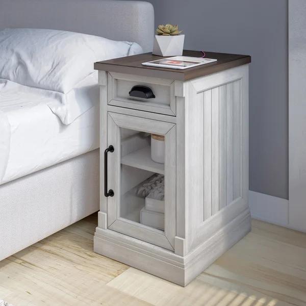 CASSIDY CHAIRSIDE TABLE