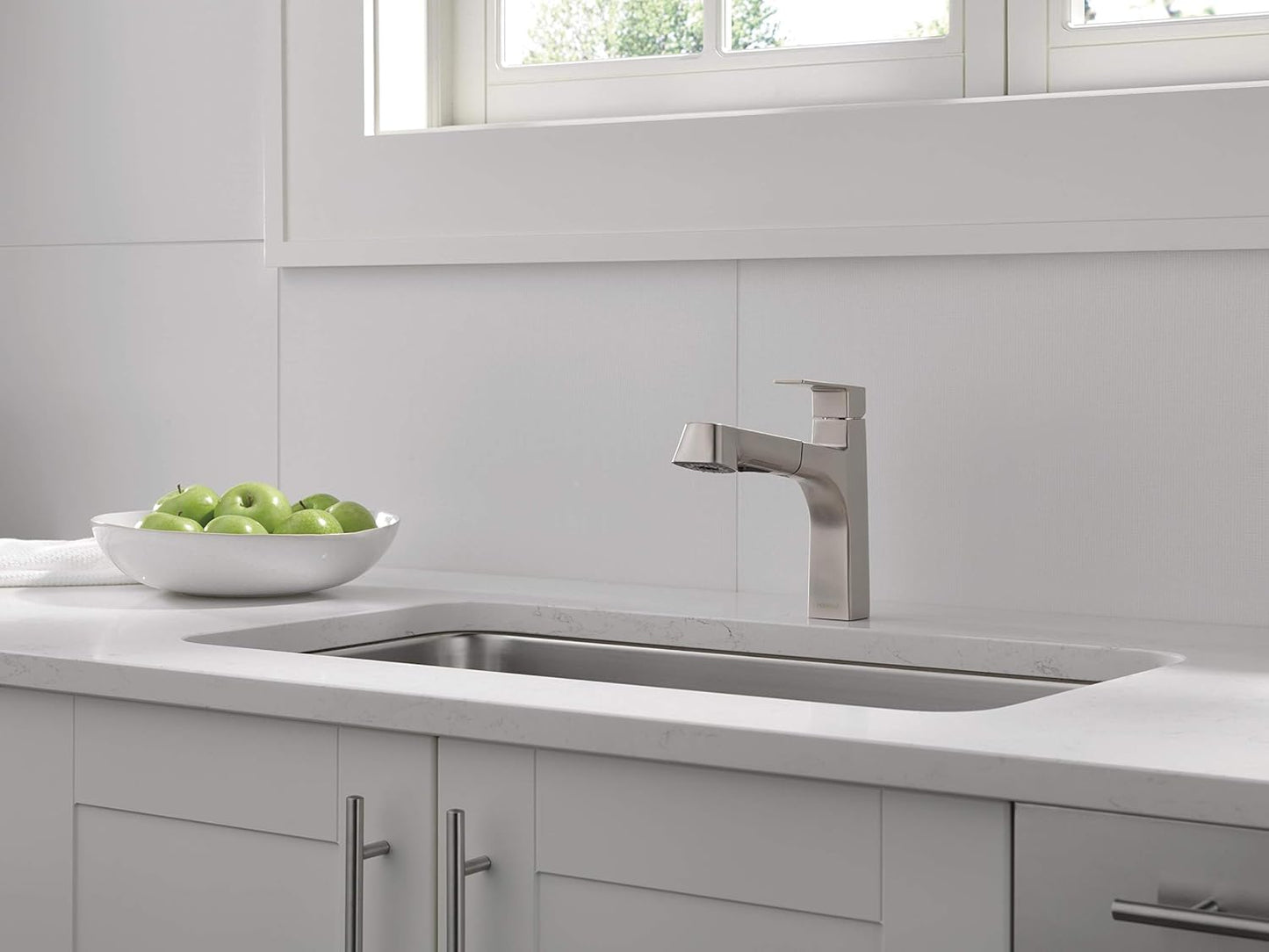 Peerless Xander Pull Out Kitchen Sink Faucet with Pull Out Sprayer, Stainless P6919LF-SS