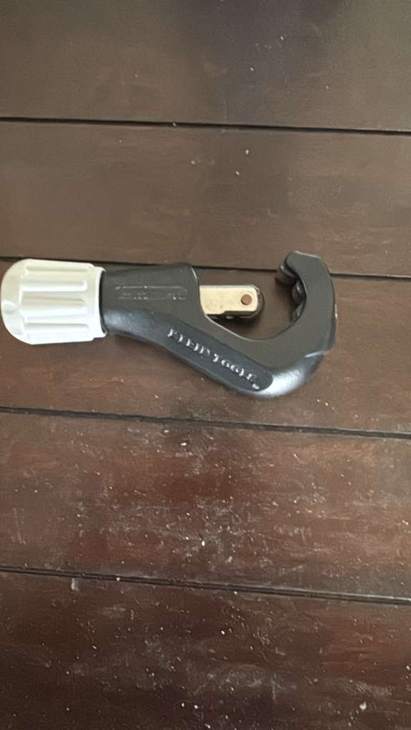 Heavy-Duty Professional Pipe and Tubing Cutter