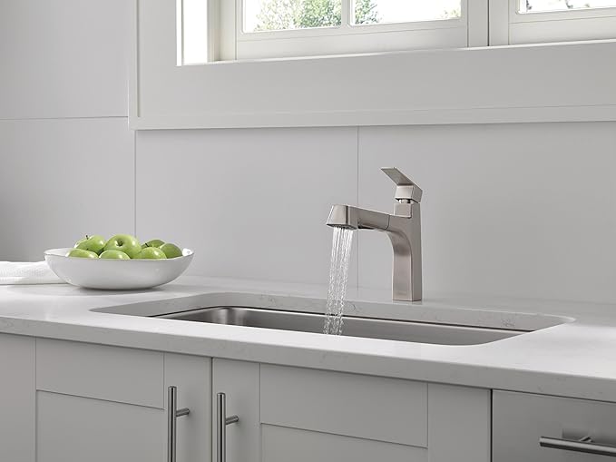 Peerless Xander Pull Out Kitchen Sink Faucet with Pull Out Sprayer, Stainless P6919LF-SS