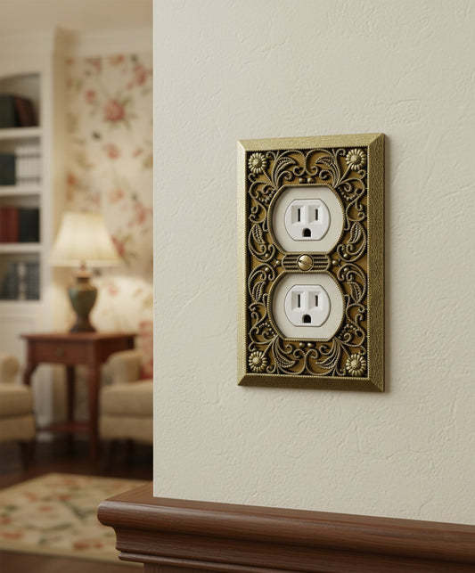 Decorative Filigree Duplex Wall Plate Cover, Single Receptacle Outlet Cover with Antique Brass Finish, Metal Electrical Wallplate for Home Decor